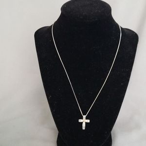 SILVER 1/4CTW CROSS NECKLACE